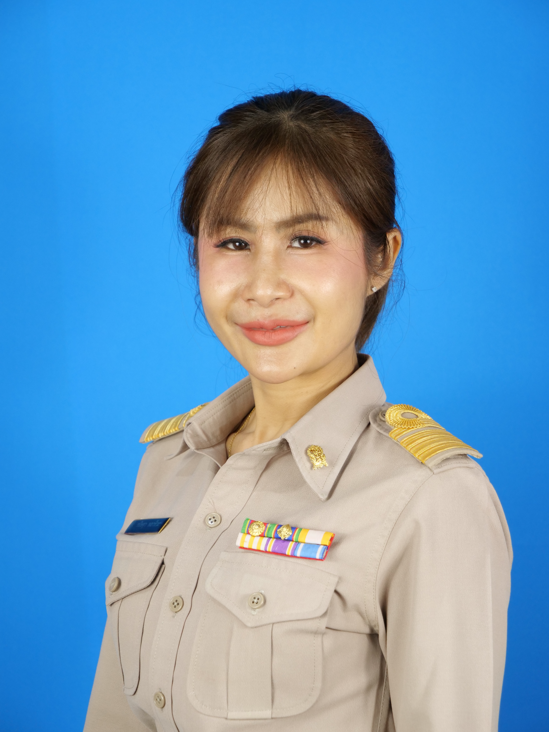 นางขนิษฐา พลาชีวะ